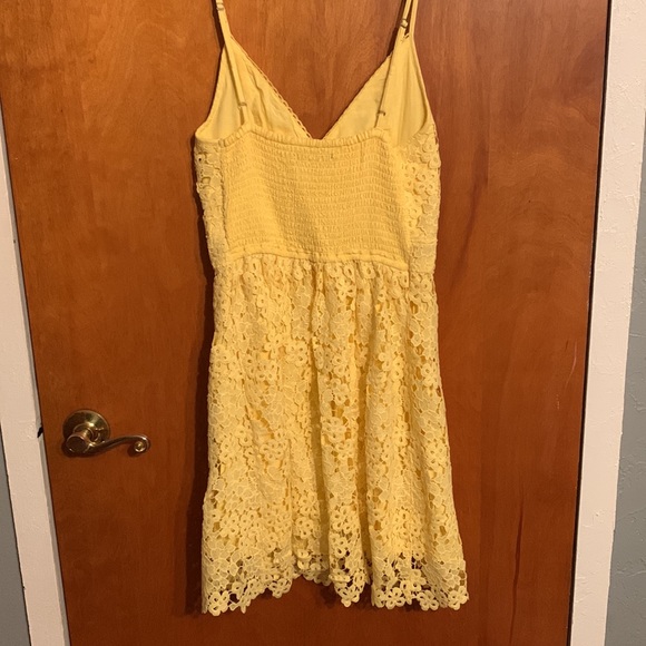 Abercrombie Yellow Floral Lace Dress - Picture 2 of 2